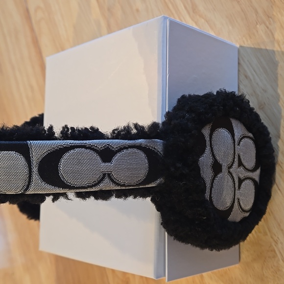 Signature Coach Logo Earmuffs - Picture 3 of 10